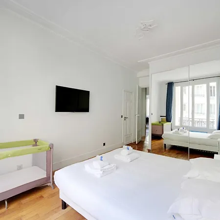 Spacious 3br-6p- Palais Des Congres Apartman *