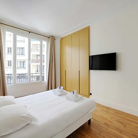Spacious 3br-6p- Palais Des Congres *