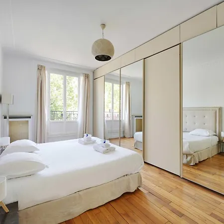 Spacious 3br-6p- Palais Des Congres * Párizs