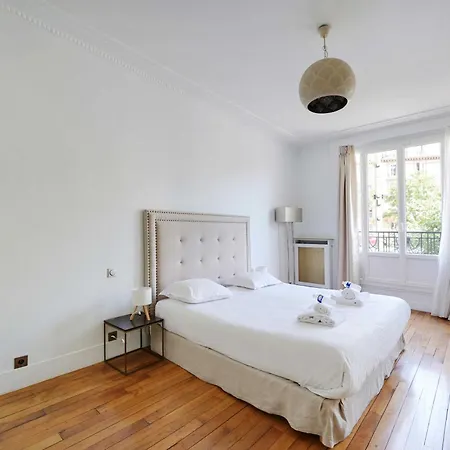 Spacious 3br-6p- Palais Des Congres