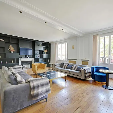 Spacious 3br-6p- Palais Des Congres