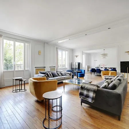 Spacious 3br-6p- Palais Des Congres Apartman