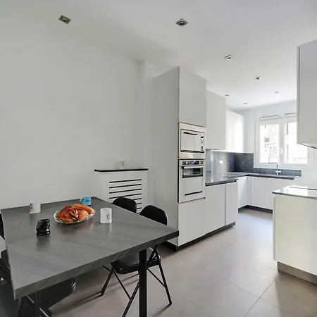 Spacious 3br-6p- Palais Des Congres Apartman *
